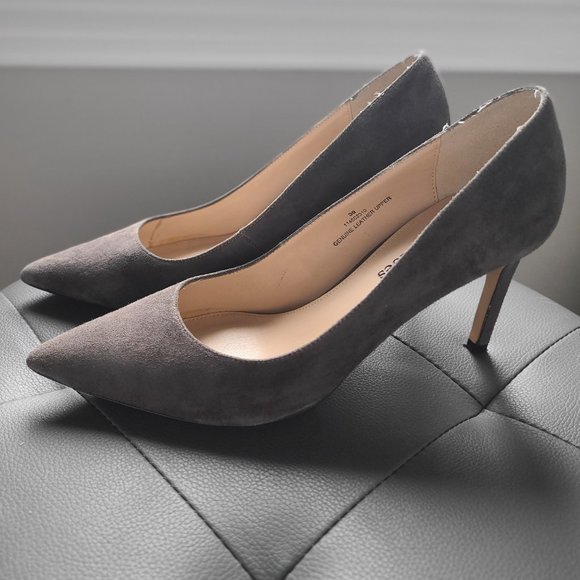 Grey suede pumps pointy toe - Picture 3 of 3
